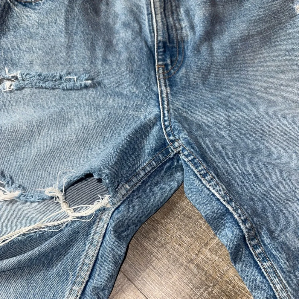 Zara (10) Distressed Denim Jeans - Picture 3 of 8